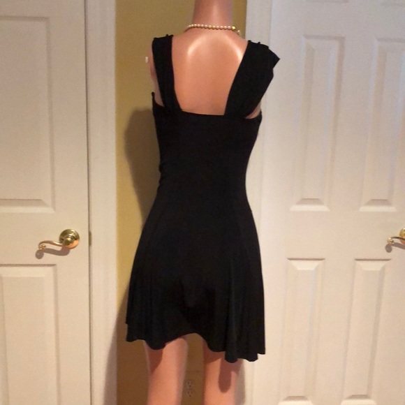 Blk Cocktail Dress. Worn once. Beautiful on. - Picture 4 of 4